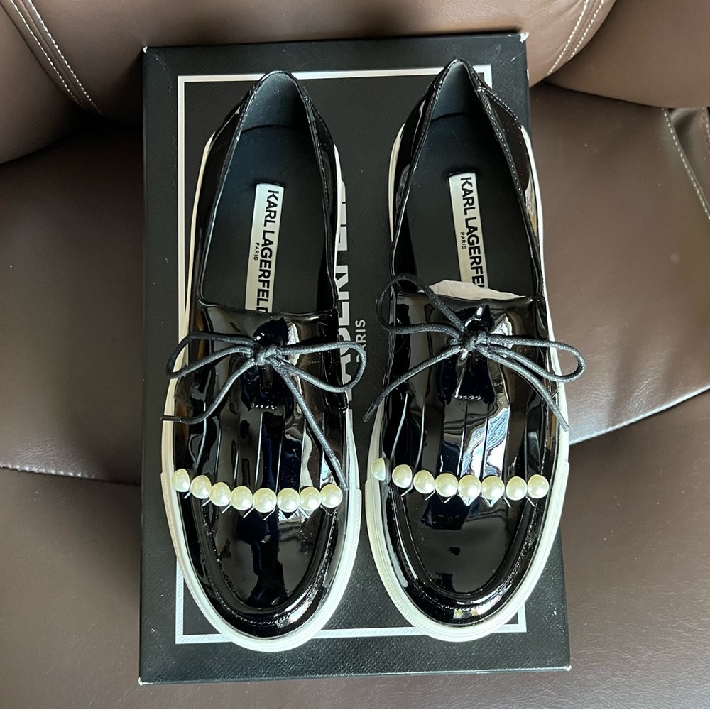 Karl Largerfield Patent leather sneaker Black Size 6M pearls and laces detail